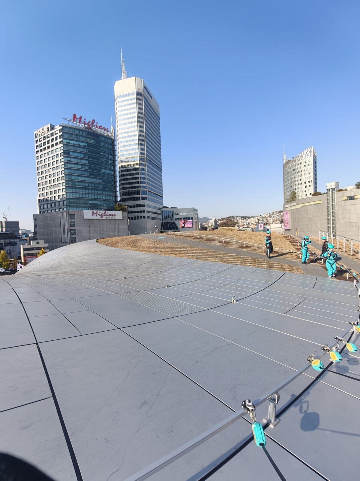 Seoul come non l’avete mai vista: la camminata segreta sul tetto della DDP che cambia la prospettiva sulla città Seoul come non l’avete mai vista: la camminata segreta sul tetto della DDP che cambia la prospettiva sulla città