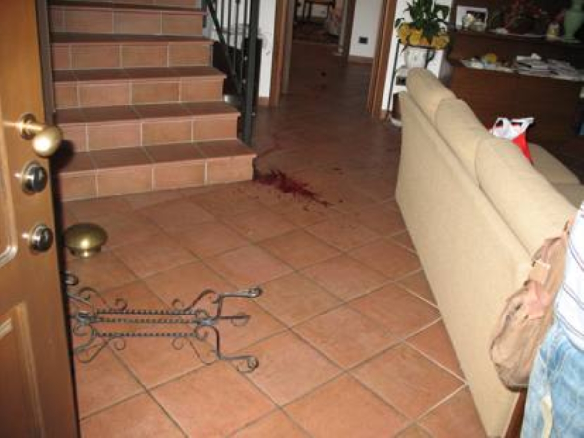 Caso Garlasco: i 15 mila euro in nero dell’avvocato Lovati ricevuti dai Sempio e il giallo del sacco di slip nella casa di Chiara Poggi