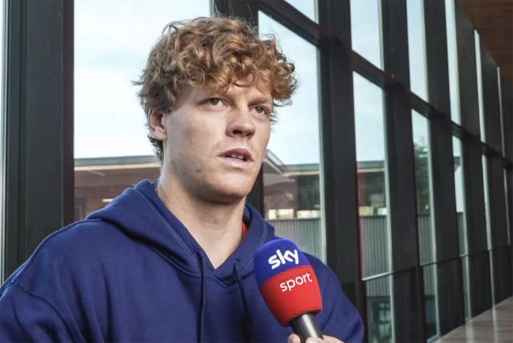 Jannik Sinner: «Orgoglioso di essere italiano». Dall’Alto Adige un simbolo di unità nazionale. Eppure a molti (a torto) non piace Jannik Sinner: «Orgoglioso di essere italiano». Dall’Alto Adige un simbolo di unità nazionale. Eppure a molti (a torto) non piace