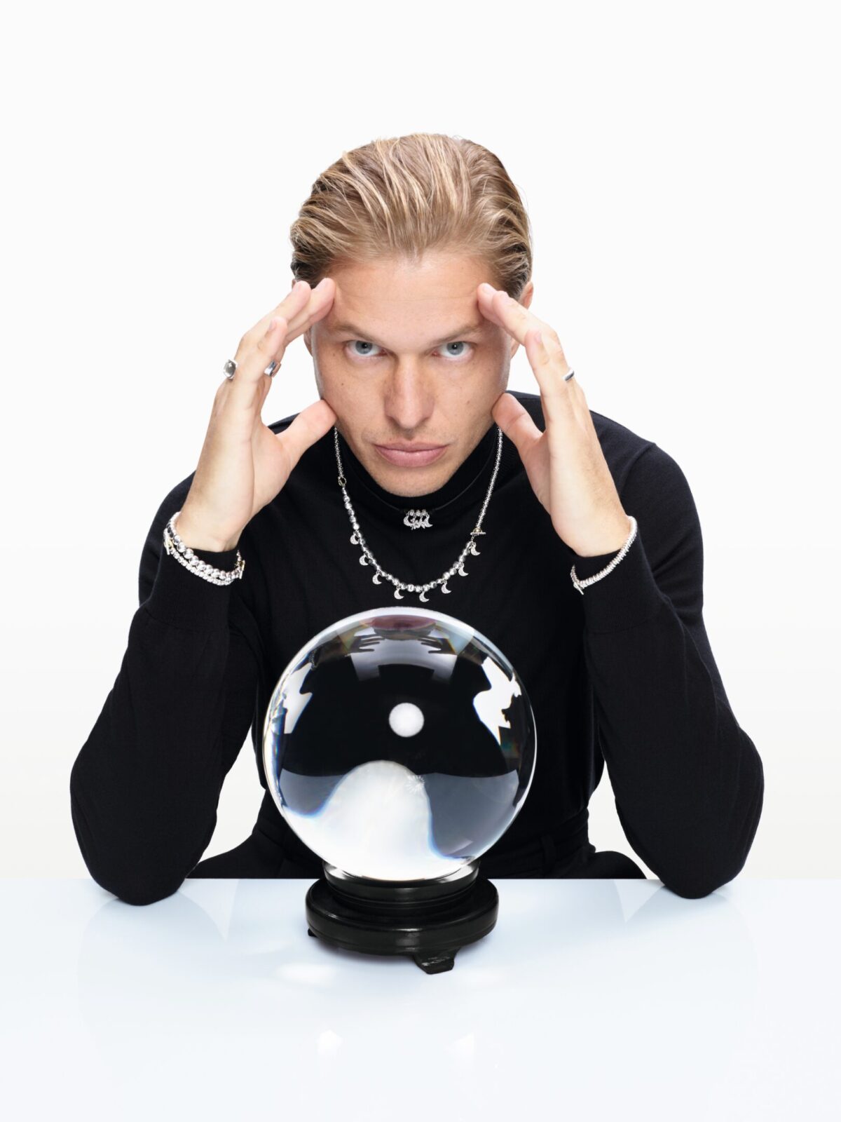 La magia delle feste conquista la moda La magia delle feste conquista la moda