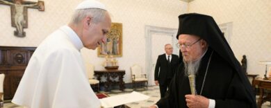 Leone XIV in Medio Oriente contro guerra e divisione: “Questo viaggio è un messaggio di unità e pace”