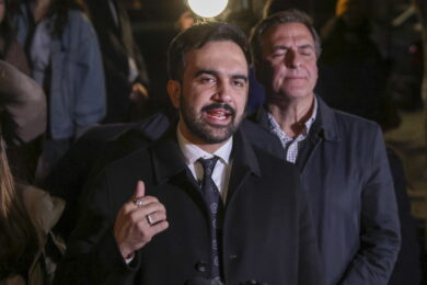 Elezioni a New York: favorito il socialista musulmano Mamdani. Trump alla carica: “Se vince il niente fondi federali”