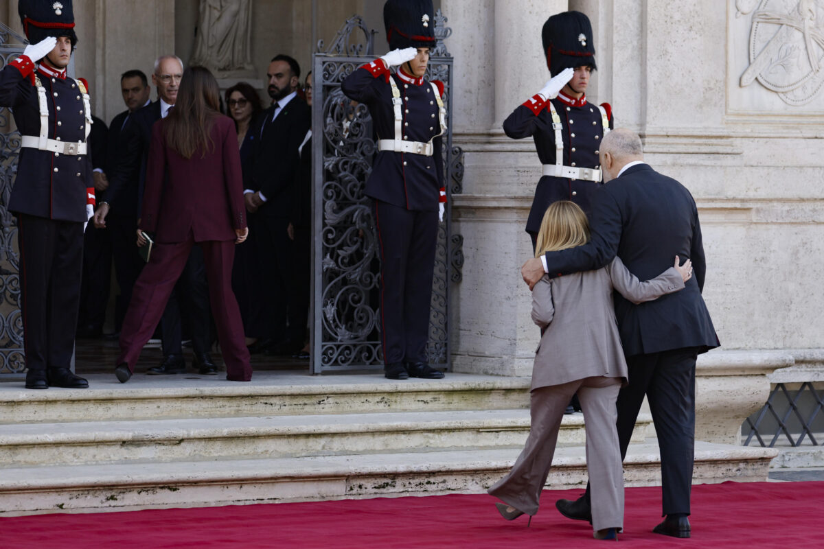 Vertice Italia-Albania: Meloni e Rama firmano gli accordi su migranti, infrastrutture e difesa Vertice Italia-Albania: Meloni e Rama firmano gli accordi su migranti, infrastrutture e difesa