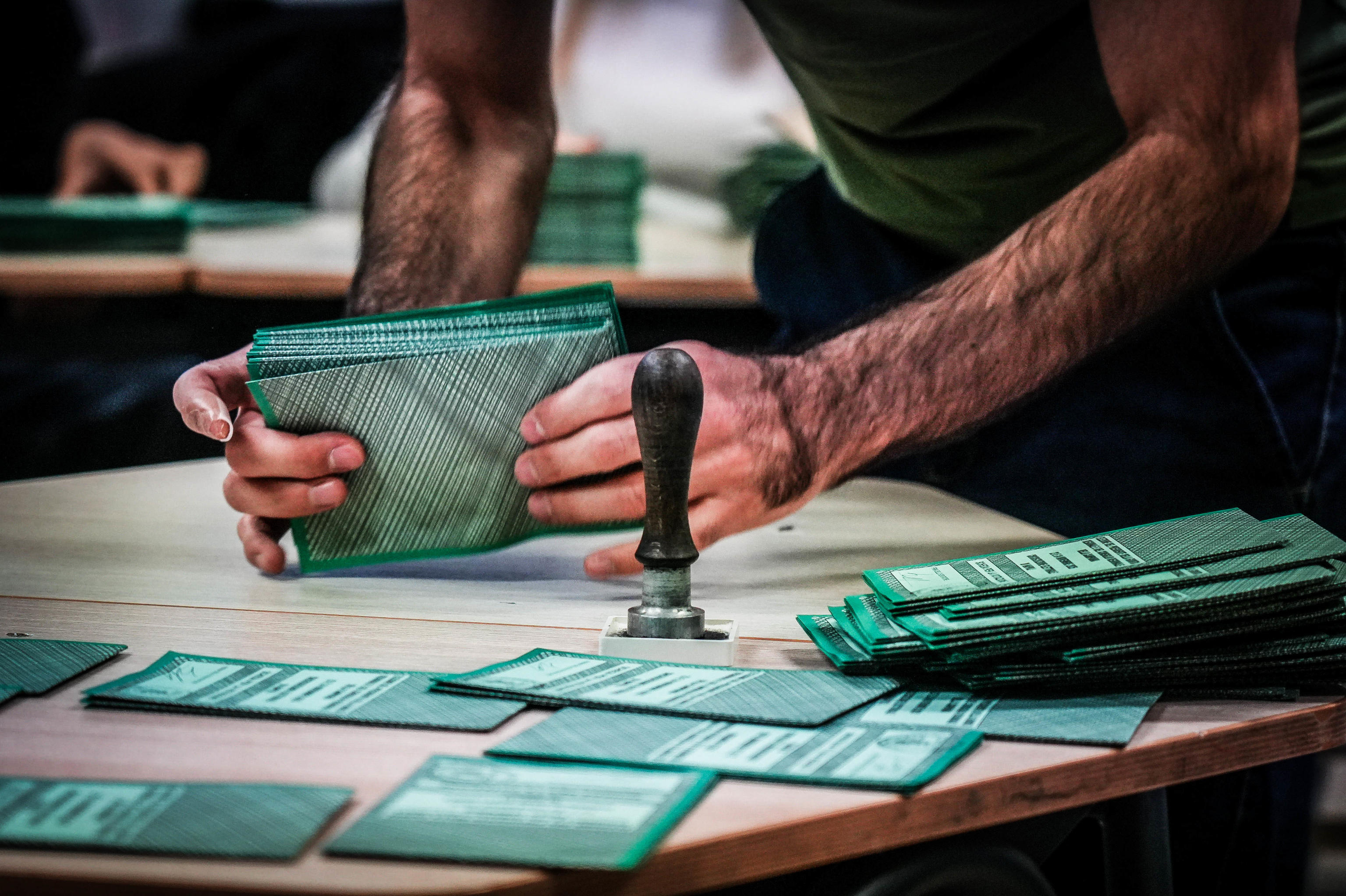 Elezioni Regionali: nessuna sorpresa dalle urne, Veneto alla destra, Campania e Puglia alla sinistra, ma il vero nemico è l’astensionismo