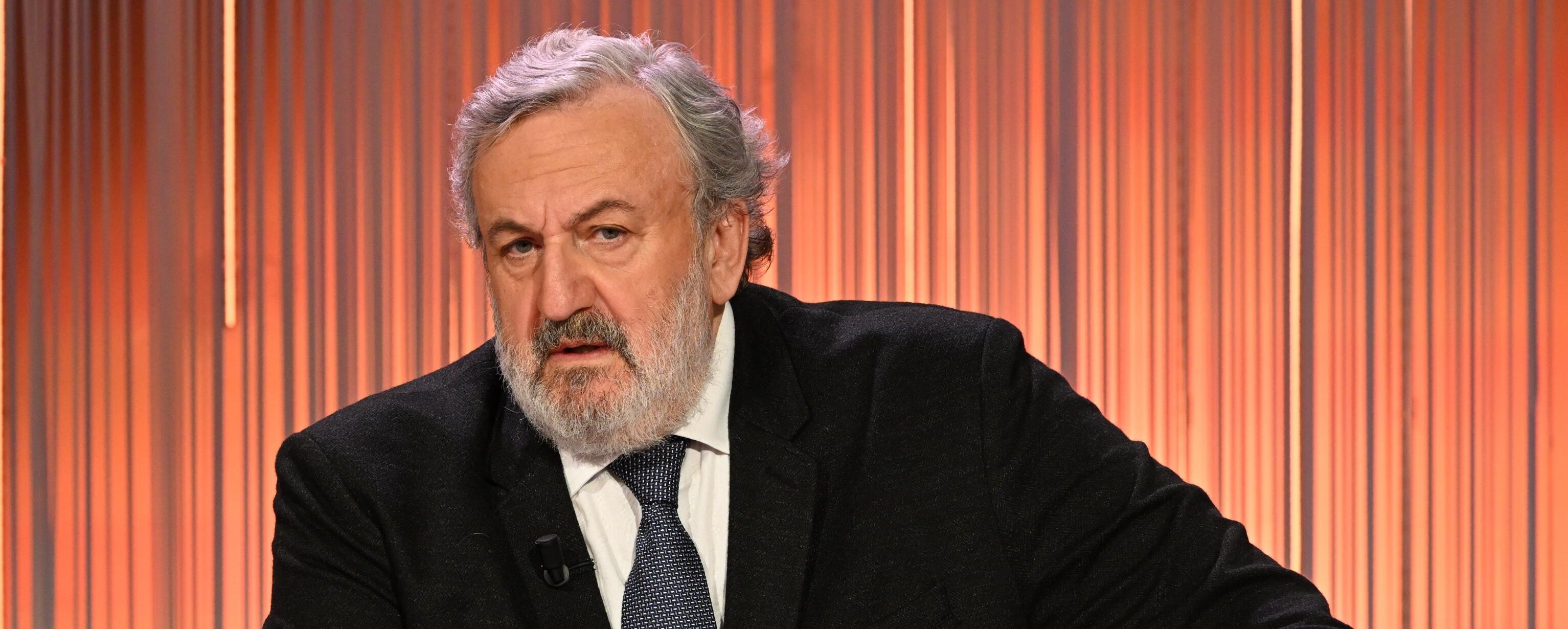 michele emiliano rivuole la toga e lo stipendio raddoppiato