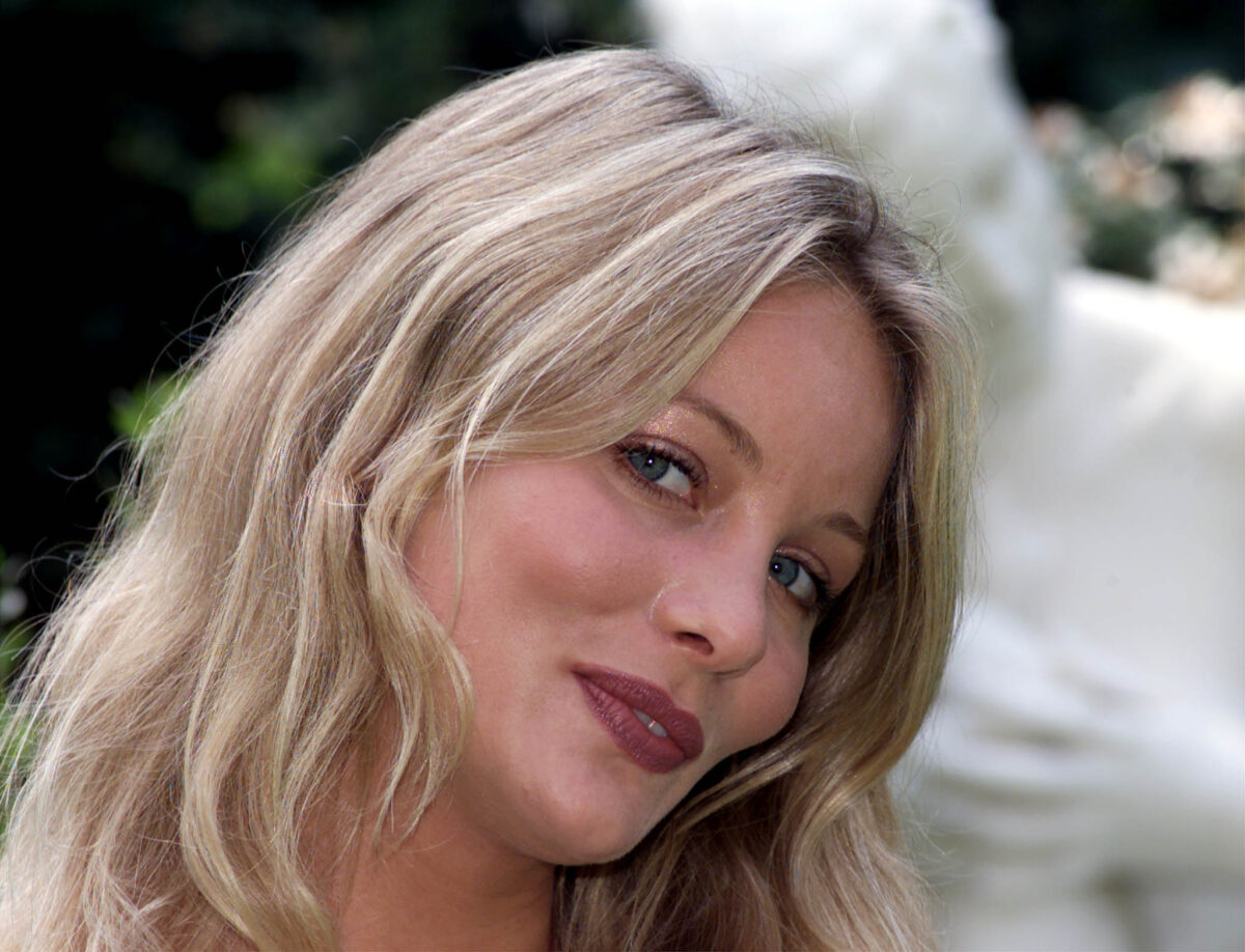 Galleria foto 'Flavia Vento, la nuova “spiritual coach”: illuminazione a 30 euro l’ora e un esercito di fedeli online' - foto 7