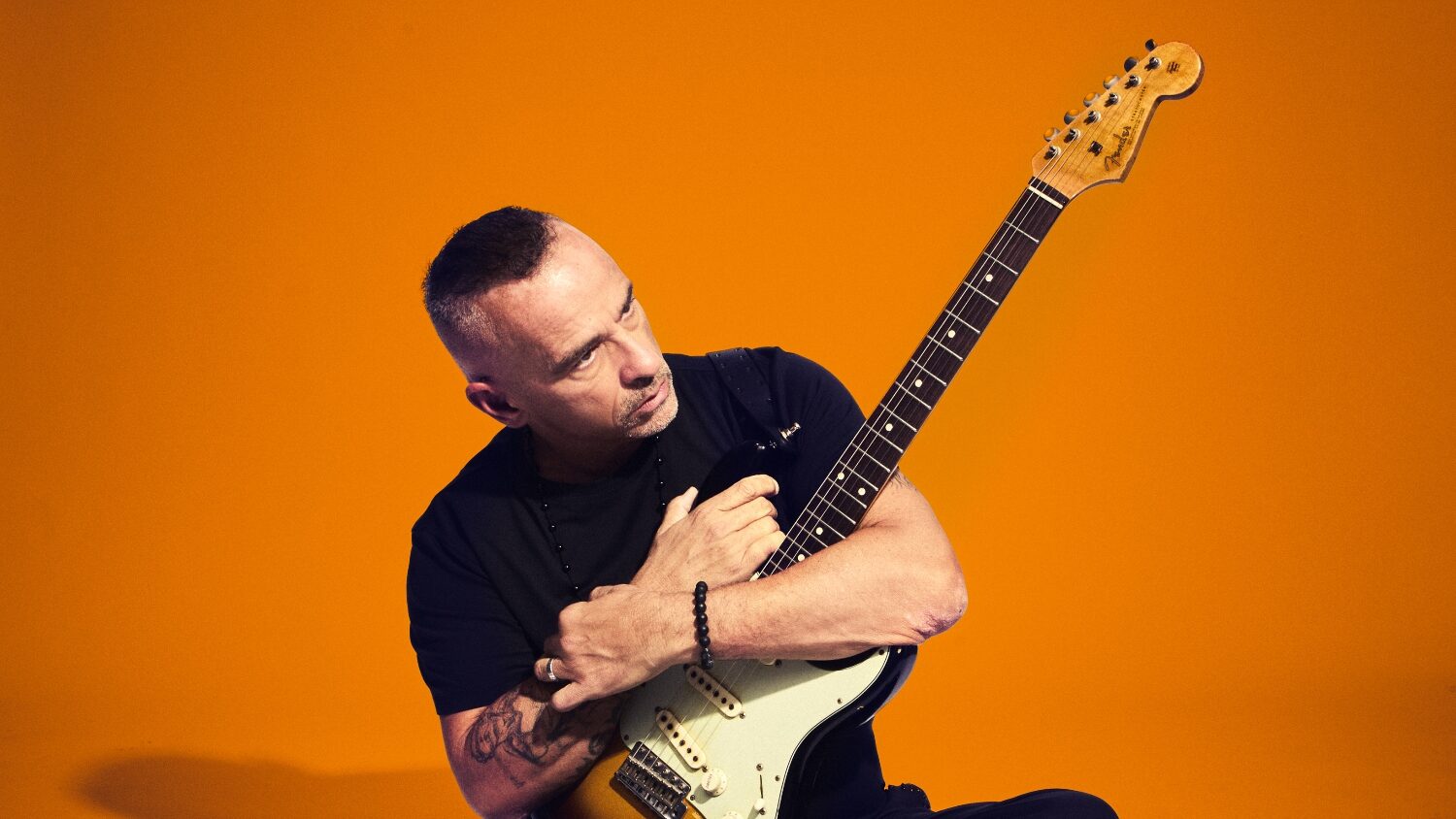 Eros Ramazzotti: il nuovo album con Elisa, Max Pezzali, Ultimo e Jovanotti
