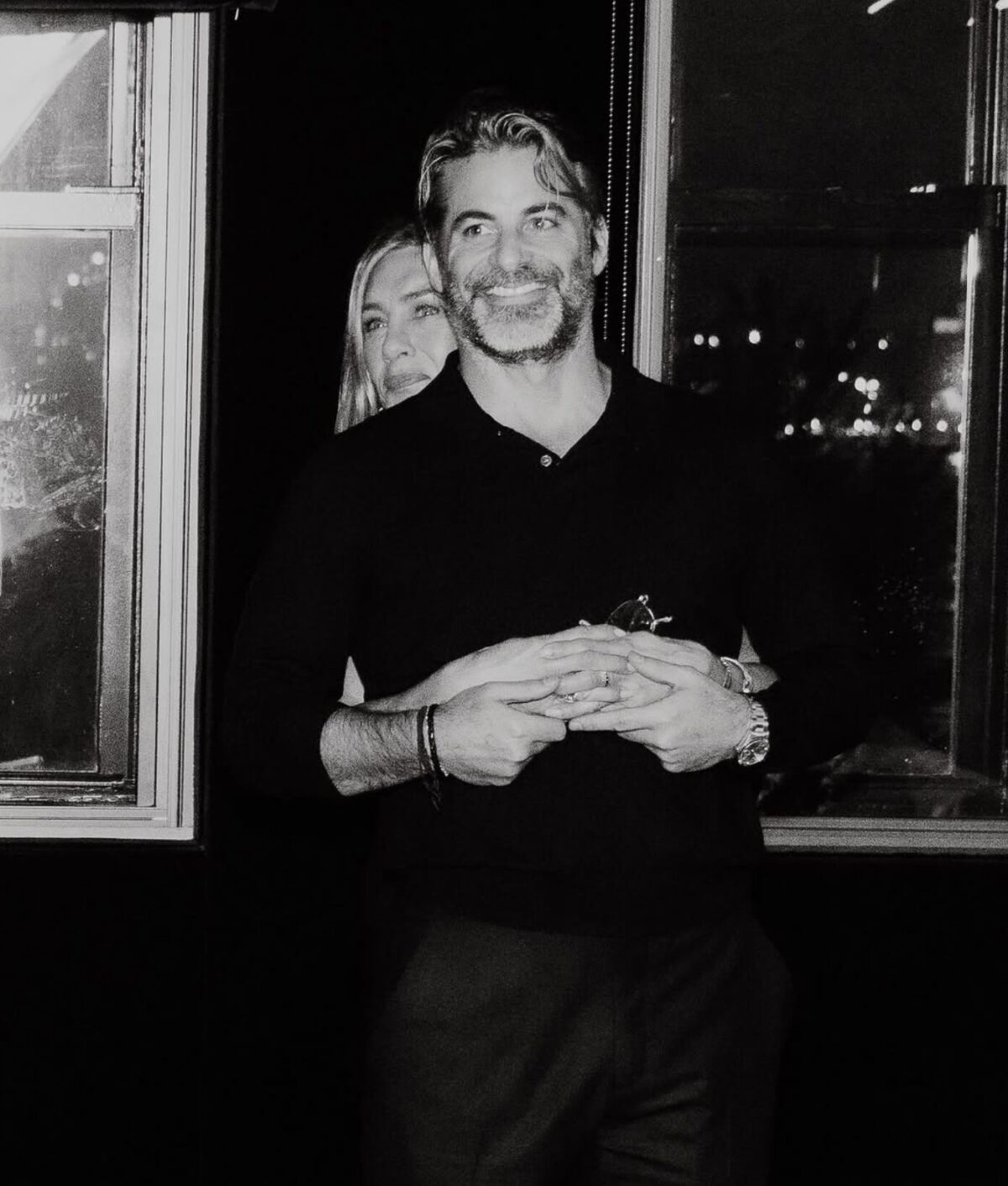 Jennifer Aniston non è più single: ecco chi Jim Curtis, il nuovo amore che le ha fatto ritrovare il sorriso Jennifer Aniston non è più single: ecco chi Jim Curtis, il nuovo amore che le ha fatto ritrovare il sorriso