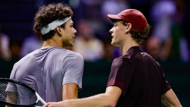 Sinner senza pietà: supera Shelton e si prepara alla semifinale con De Minaur