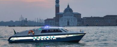 Rubava 2.500 euro al giorno: la vita da «ricca» di una borseggiatrice a Venezia