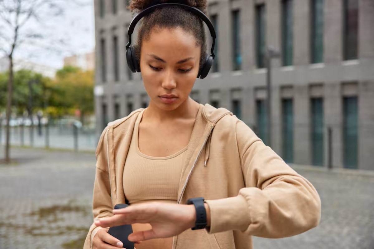 WhatsApp sbarca finalmente su Apple Watch: come funziona e come si installa WhatsApp sbarca finalmente su Apple Watch: come funziona e come si installa