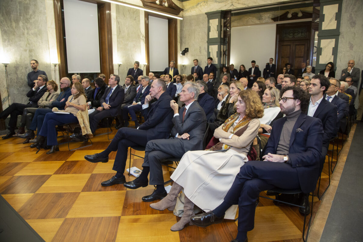 Luca Dal Fabbro presenta «Proteggere il futuro» a Milano: dialogo con Giulio Tremonti sulle sfide energetiche globali Luca Dal Fabbro presenta «Proteggere il futuro» a Milano: dialogo con Giulio Tremonti sulle sfide energetiche globali