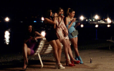 Una ragazza brillante, al cinema il ritratto ipersessualizzato della Gen Z