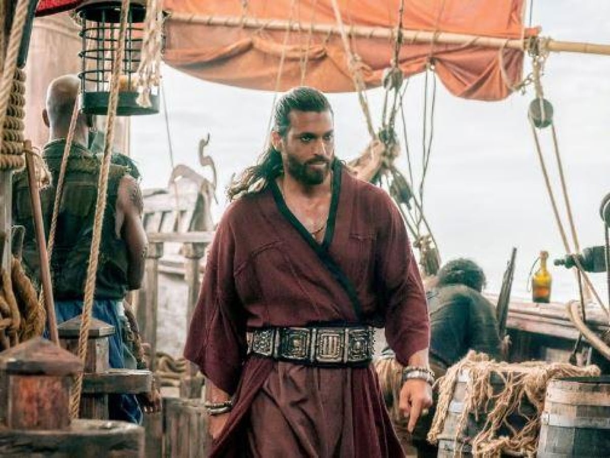 Bello e uomo. Ecco come il «SandoCan» Yaman risveglia l’ormone portando in tv la sua Tigre di Mompracem