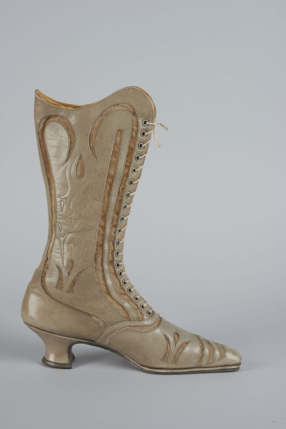 Non chiamateli accessori: viaggio nel glamour della Belle Epoque narrata da Boldini e i suoi coevi Non chiamateli accessori: viaggio nel glamour della Belle Epoque narrata da Boldini e i suoi coevi