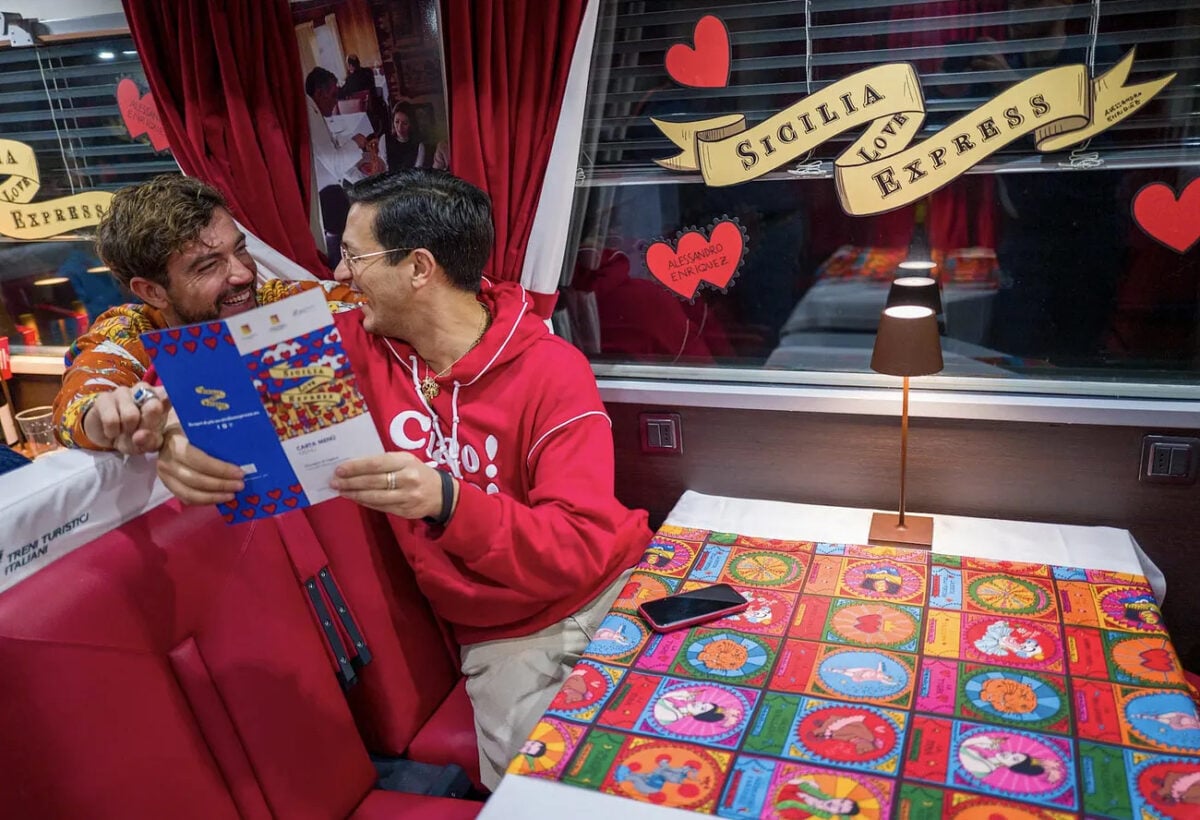 Alessandro Enriquez firma il Sicilia Express Alessandro Enriquez firma il Sicilia Express