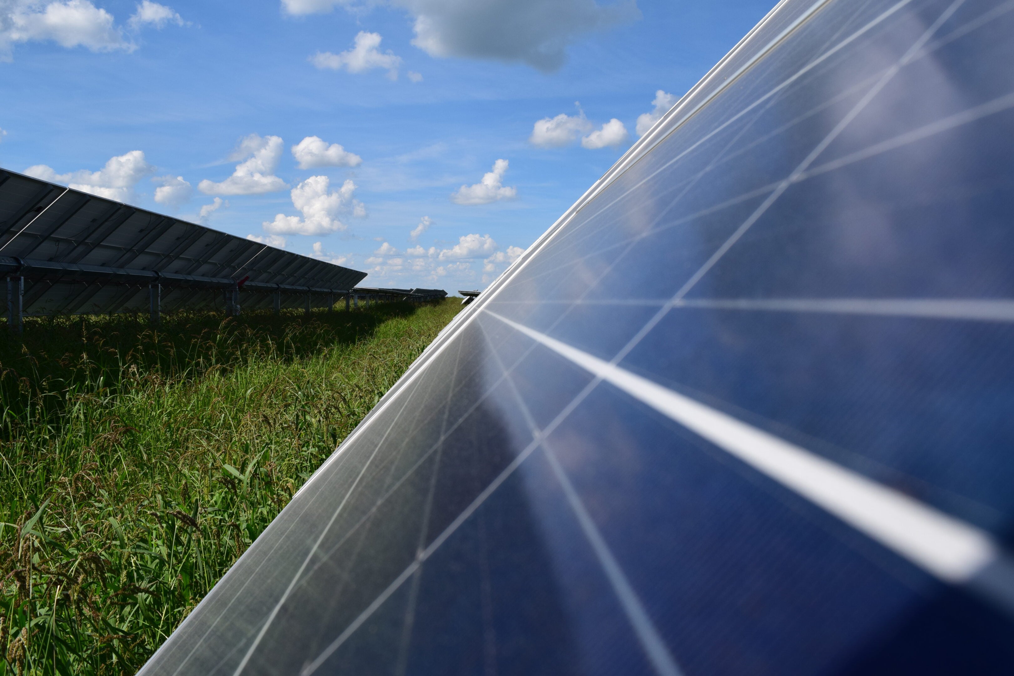 PV Hail Mitigation: la tecnologia che difende il fotovoltaico dalla grandine adattandosi al clima PV Hail Mitigation: la tecnologia che difende il fotovoltaico dalla grandine adattandosi al clima