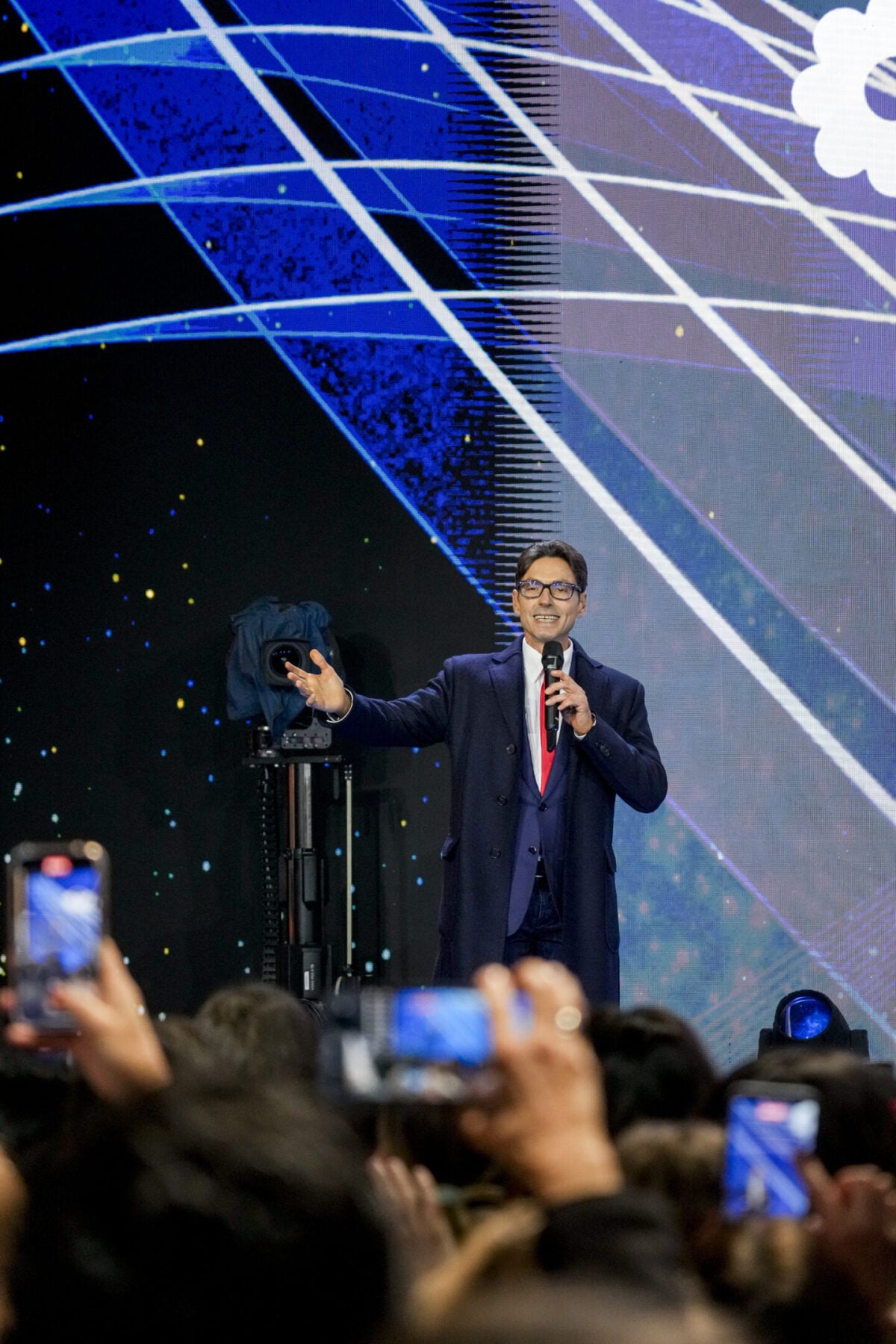 Pier Silvio Berlusconi, nel discorso di Natale il ricordo affettuoso del padre e il futuro di Mediaset