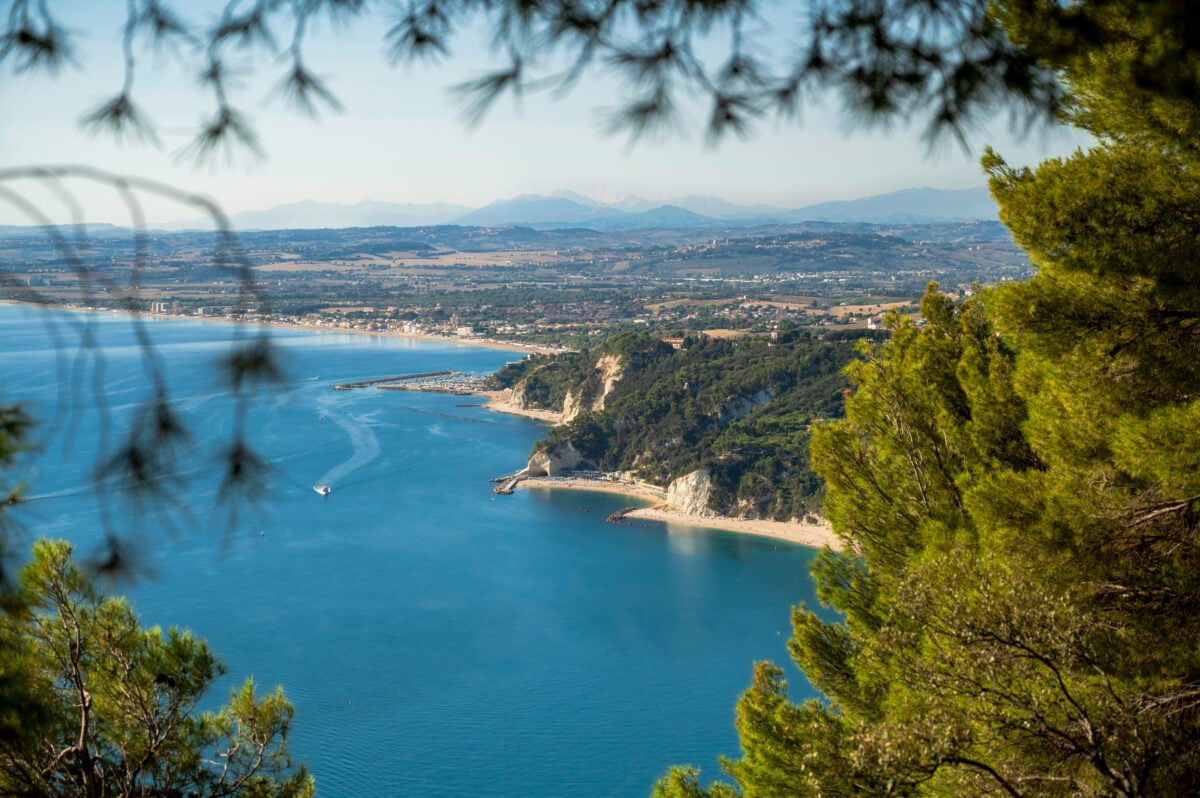 L’incanto dei borghi marchigiani L’incanto dei borghi marchigiani
