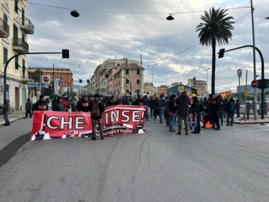 Ex Ilva, caos totale: i soldi ci sono, ma lo stabilimento non riapre