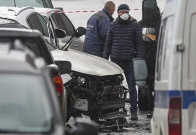 Autobomba a Mosca, ucciso un generale dello Stato Maggiore mentre la guerra entra nel giorno 1.397
