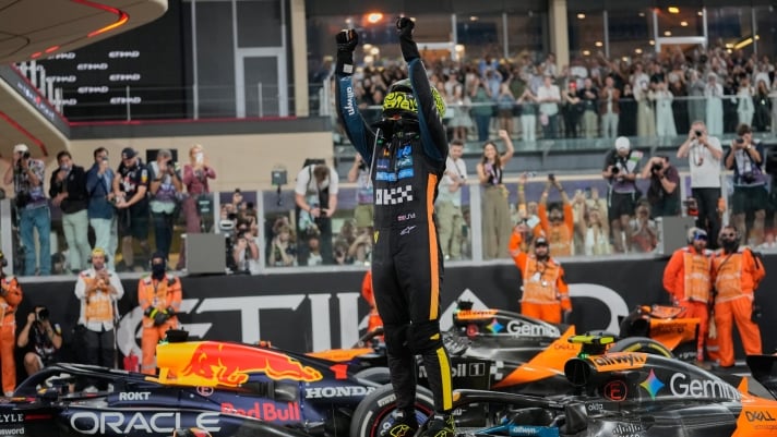 Verstappen, è la vittoria più amara Norris è terzo e vince il Mondiale Verstappen, è la vittoria più amara Norris è terzo e vince il Mondiale