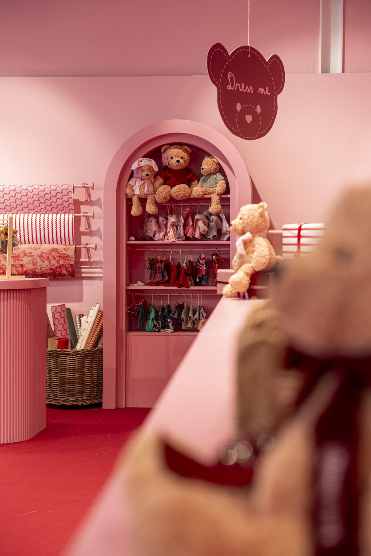 Franciacorta Designer Village accende il Natale: solidarietà, magia e il panettone di Iginio Massari