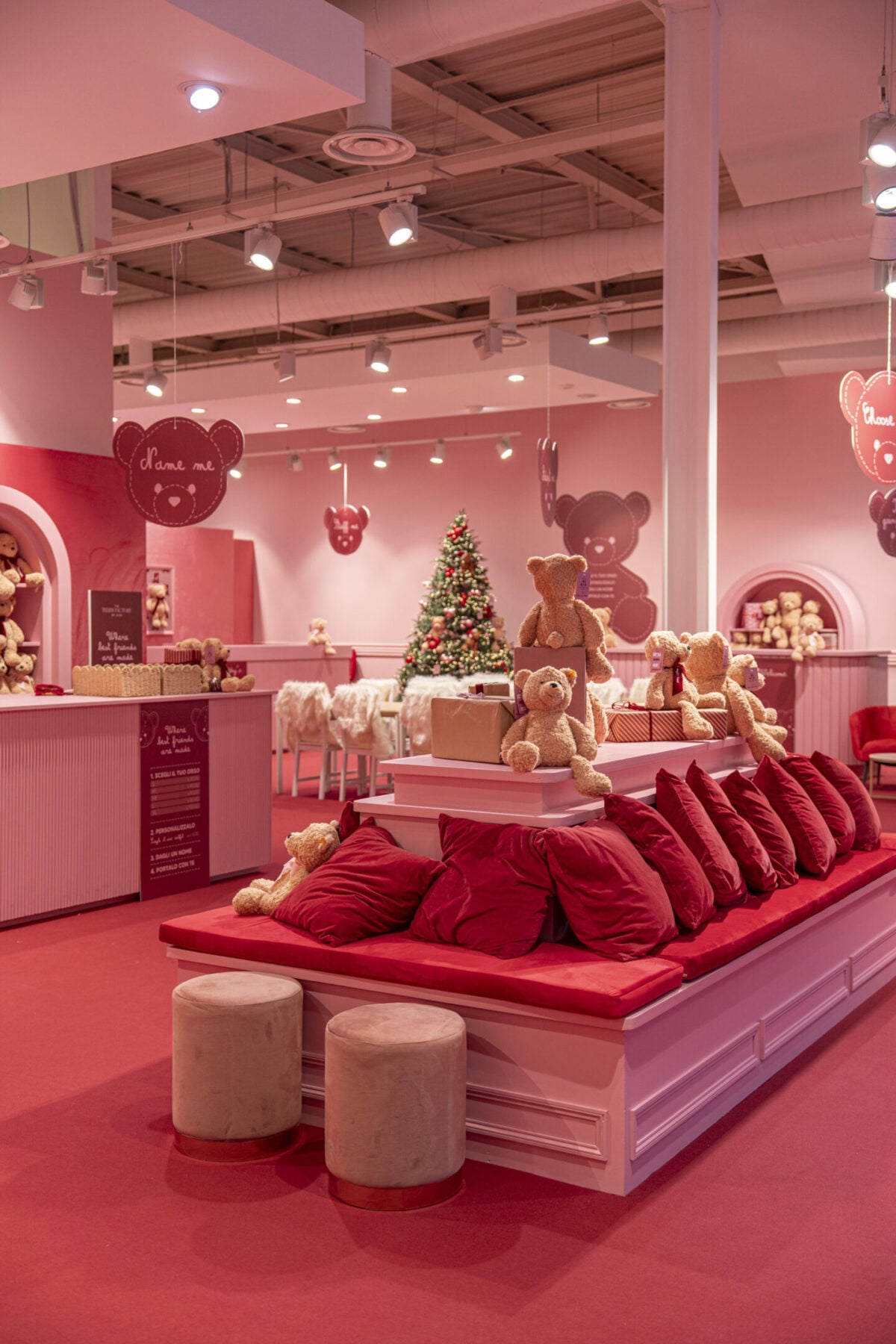 Franciacorta Designer Village accende il Natale: solidarietà, magia e il panettone di Iginio Massari