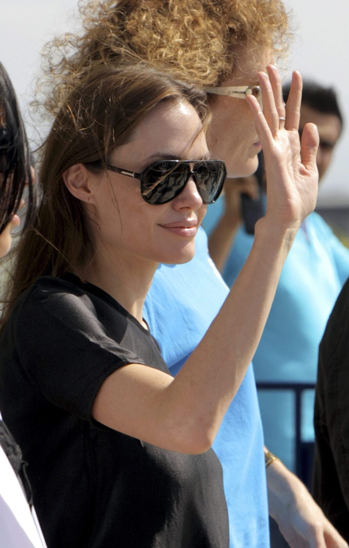 Angelina Jolie, dieci anni dopo: le cicatrici della mastectomia in prima pagina sul «Time»