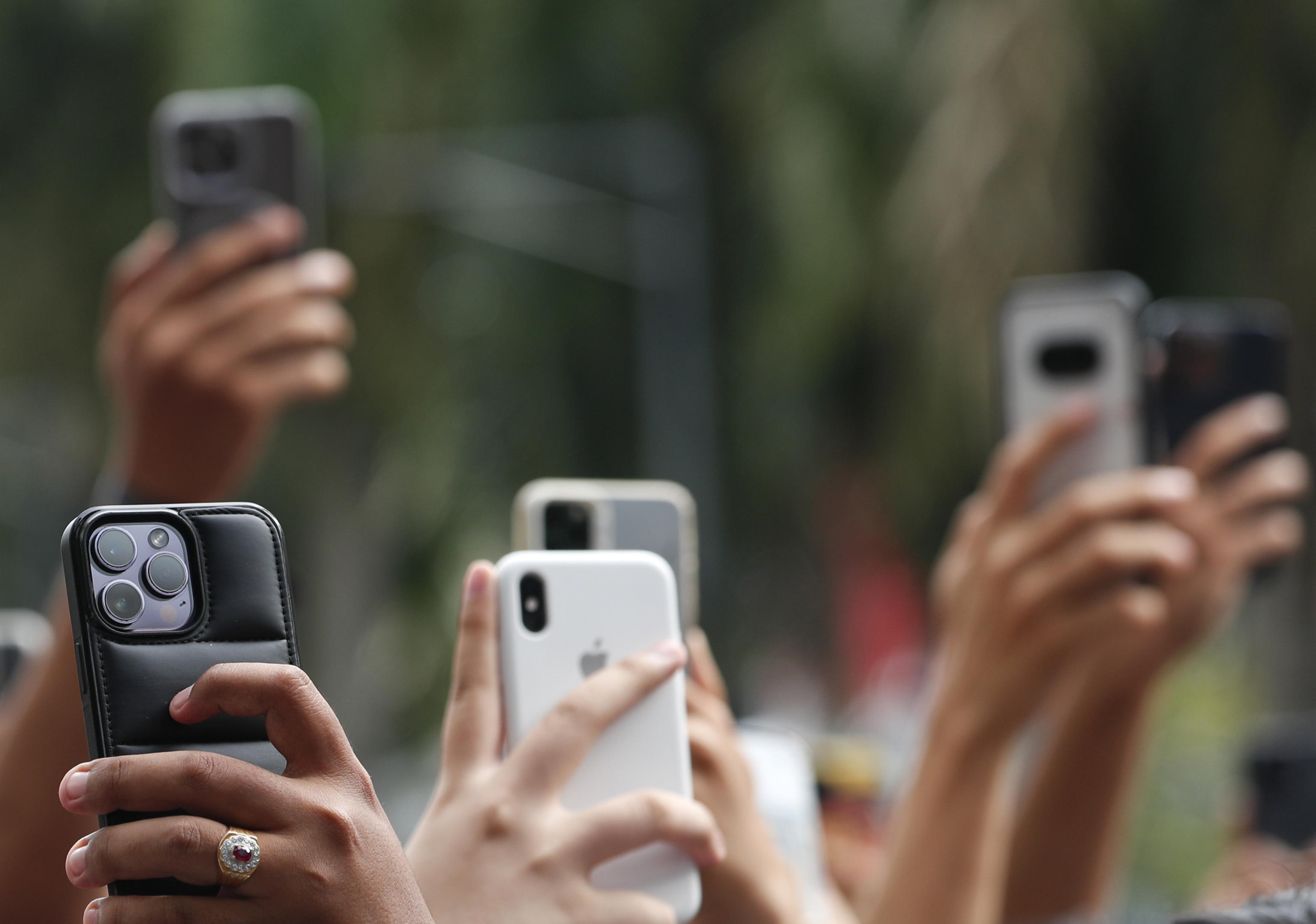 Roaming al risparmio: più giga gratis e prezzi più bassi per navigare e chiamare in Europa. Ecco come e da quando