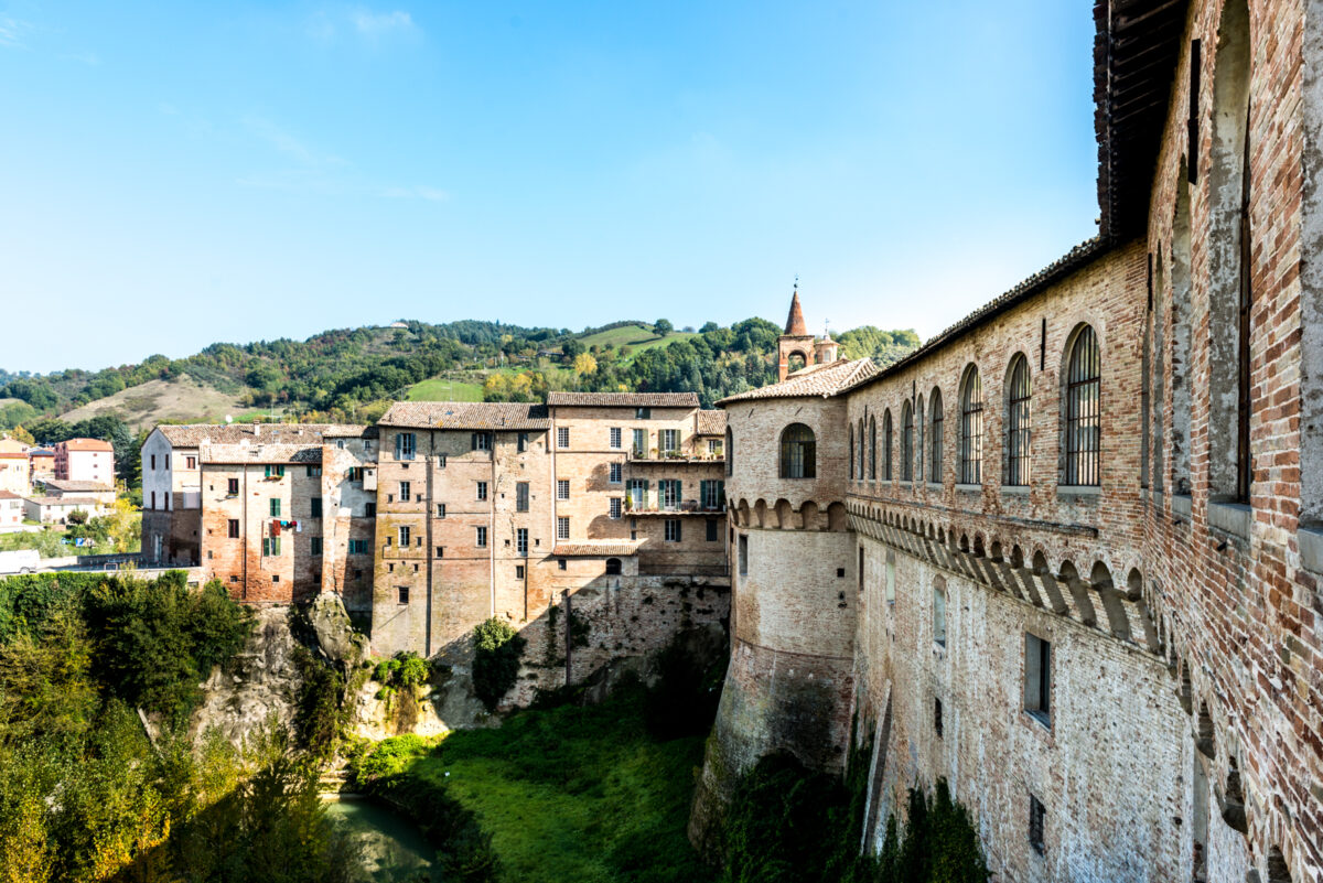 L’incanto dei borghi marchigiani L’incanto dei borghi marchigiani