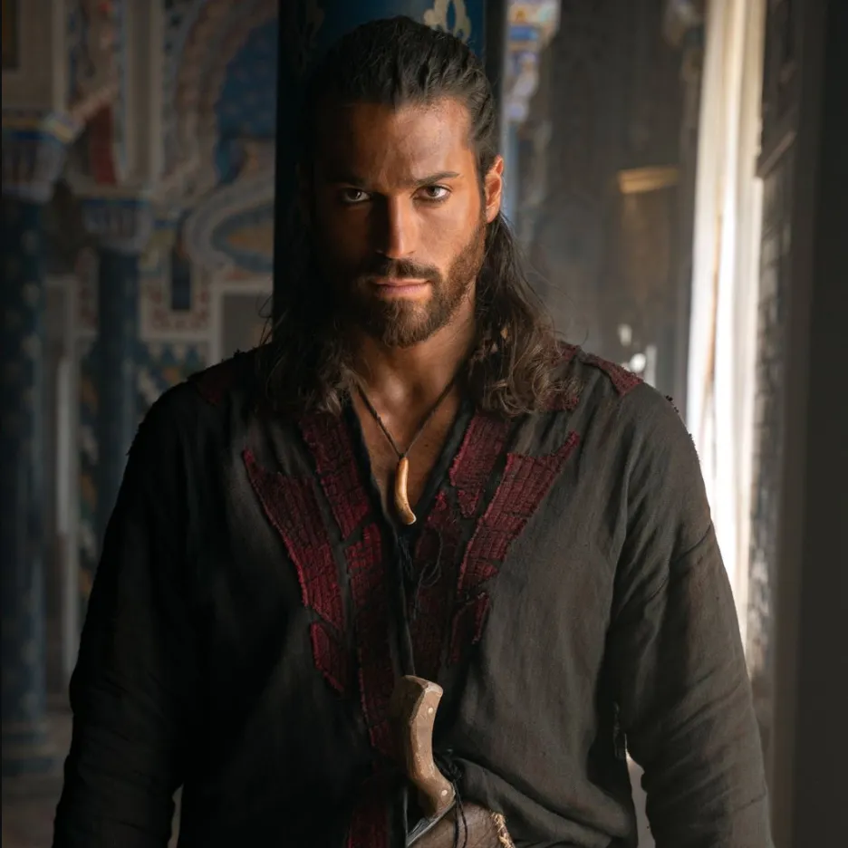 Bello e uomo. Ecco come il «SandoCan» Yaman risveglia l’ormone portando in tv la sua Tigre di Mompracem