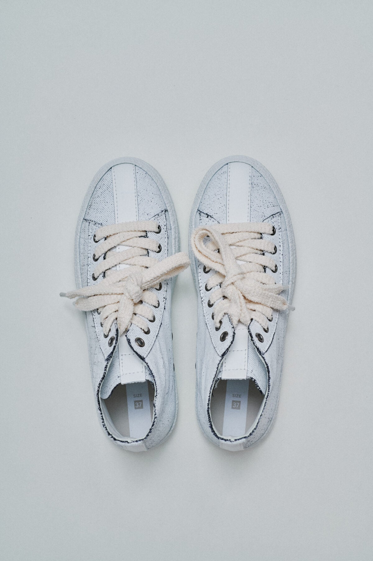 Pantone: il 2026 è l’anno del Cloud Dancer Pantone: il 2026 è l’anno del Cloud Dancer