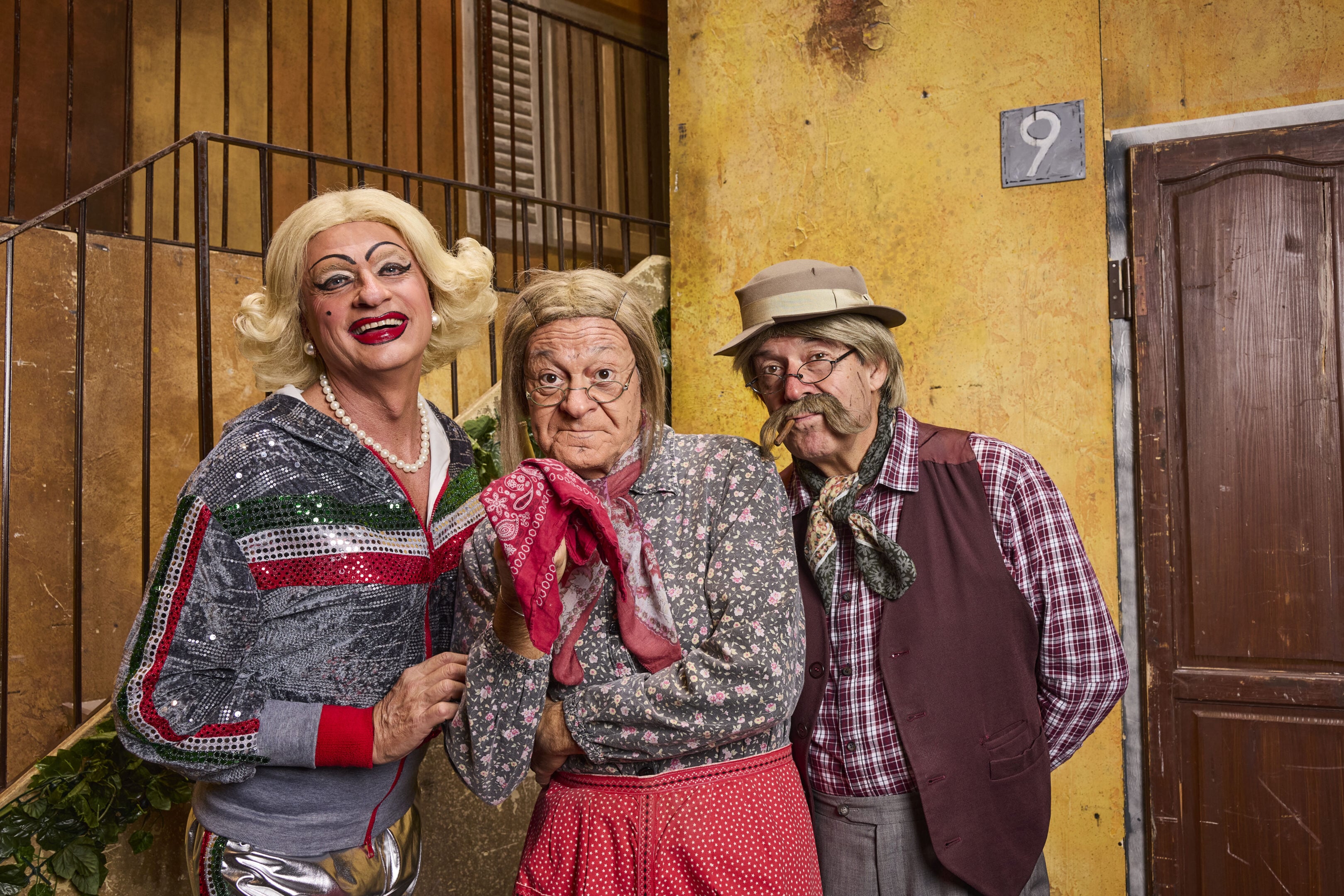 I Legnanesi omaggiano il Manzoni I Legnanesi omaggiano il Manzoni