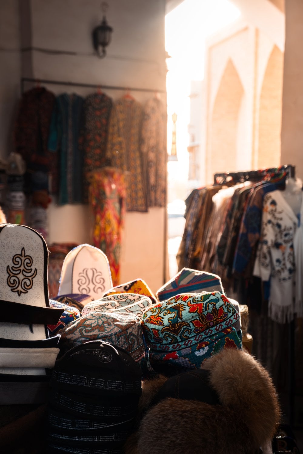 Verso Samarcanda. Cosa vedere in Uzbekistan, una delle mete imperdibili del 2026 Verso Samarcanda. Cosa vedere in Uzbekistan, una delle mete imperdibili del 2026