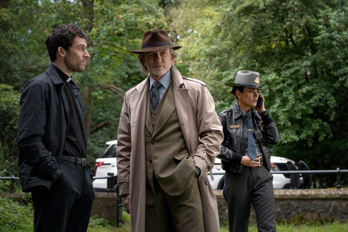 Wake Up Dead Man su Netflix: il nuovo Knives Out è il thriller natalizio imperdibile dal cast stellare Wake Up Dead Man su Netflix: il nuovo Knives Out è il thriller natalizio imperdibile dal cast stellare