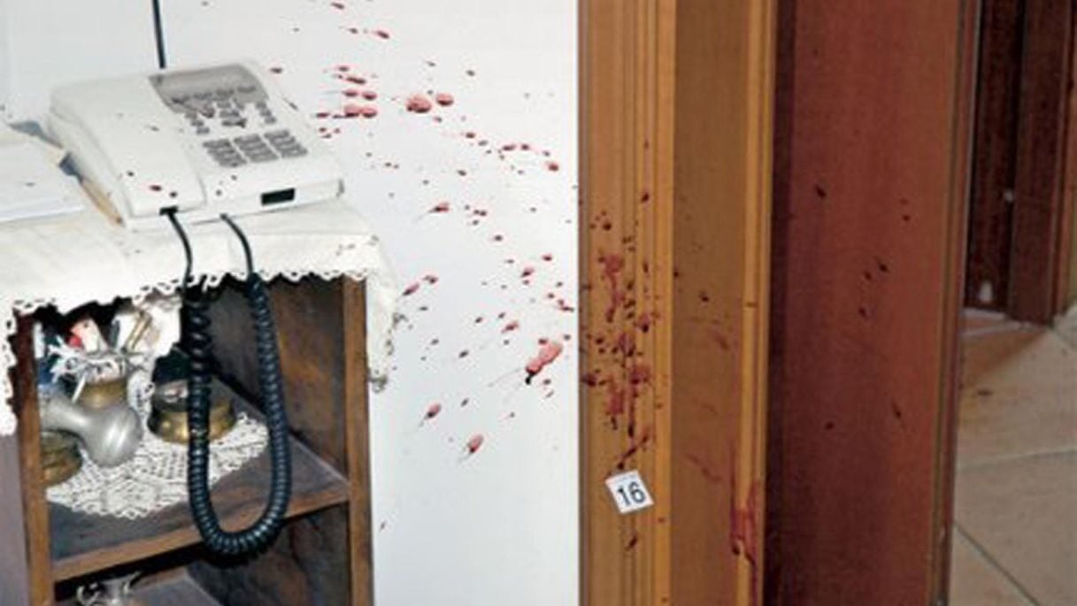 Garlasco, Chiara Poggi cercò aiuto: il suo sangue sul telefono (e i gioielli dimenticati) Garlasco, Chiara Poggi cercò aiuto: il suo sangue sul telefono (e i gioielli dimenticati)