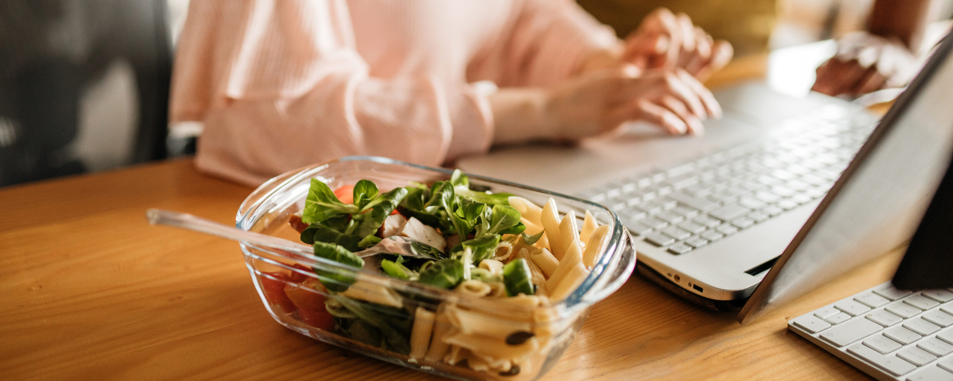 Schiscetta: portare il pranzo da casa fa risparmiare fino a 3.200 euro l’anno