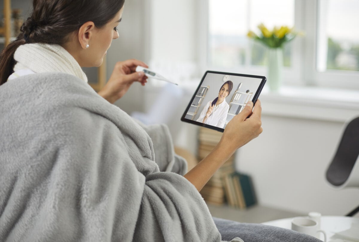 Certificati di malattia anche via tele-visita: cosa cambia davvero per lavoratori, medici e aziende