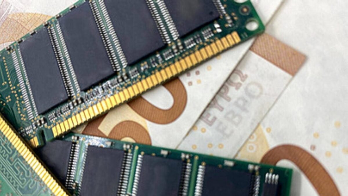 Crisi delle RAM: l’intelligenza artificiale fa volare i prezzi delle memorie alle stelle