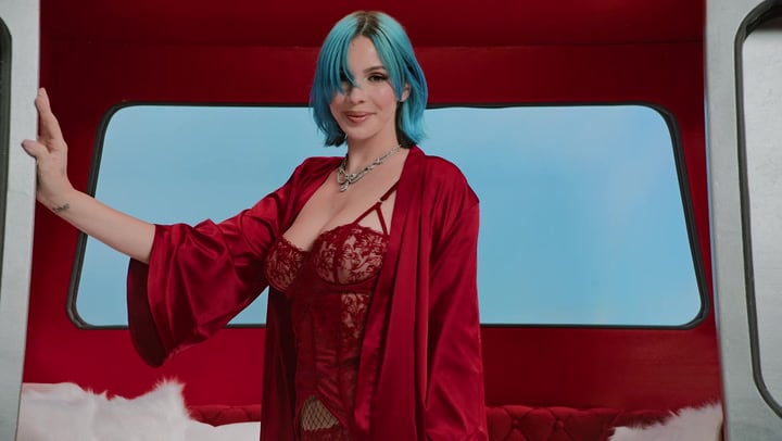 Rose Villain canta «Silent Night» per lo spot di Natale Yamamay