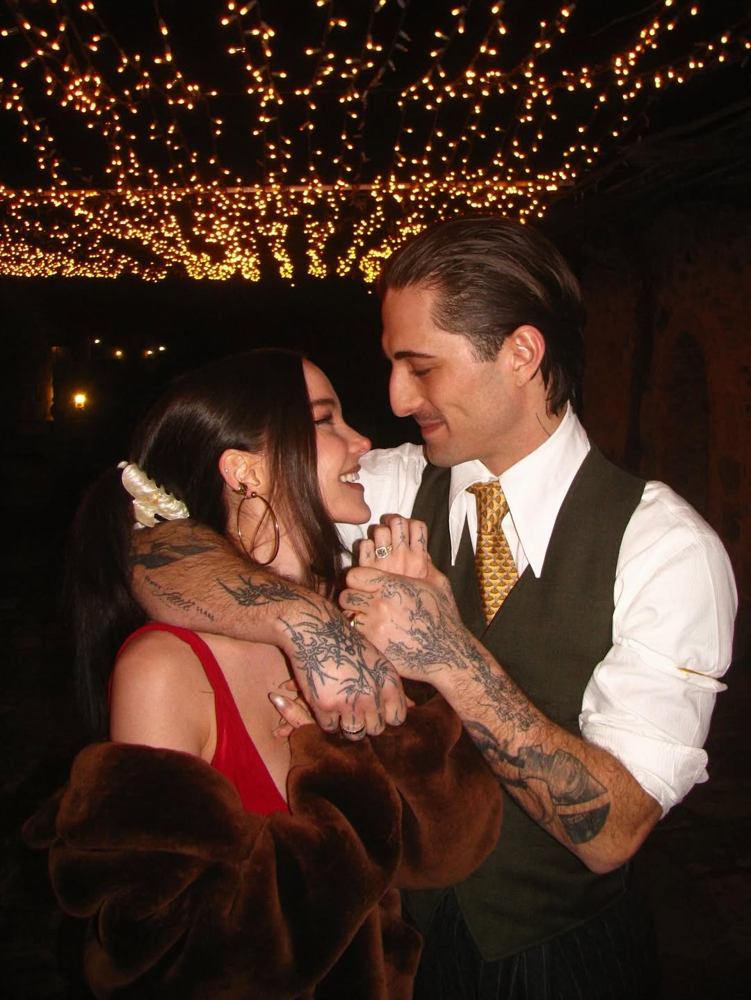 Chi è Dove Cameron, la futura moglie di Damiano David: carriera, amore e fidanzamento Chi è Dove Cameron, la futura moglie di Damiano David: carriera, amore e fidanzamento