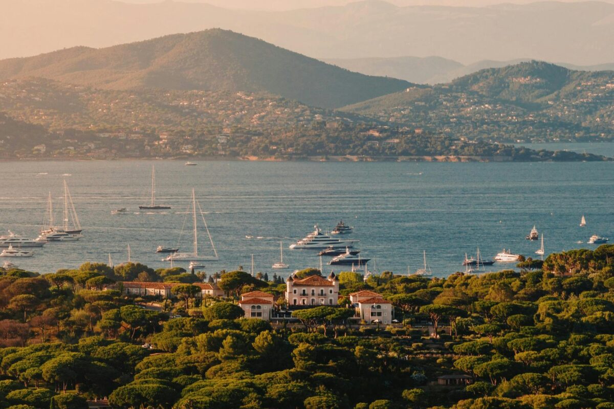 The White Lotus 4 approda a Saint-Tropez, ecco la nuova location di lusso