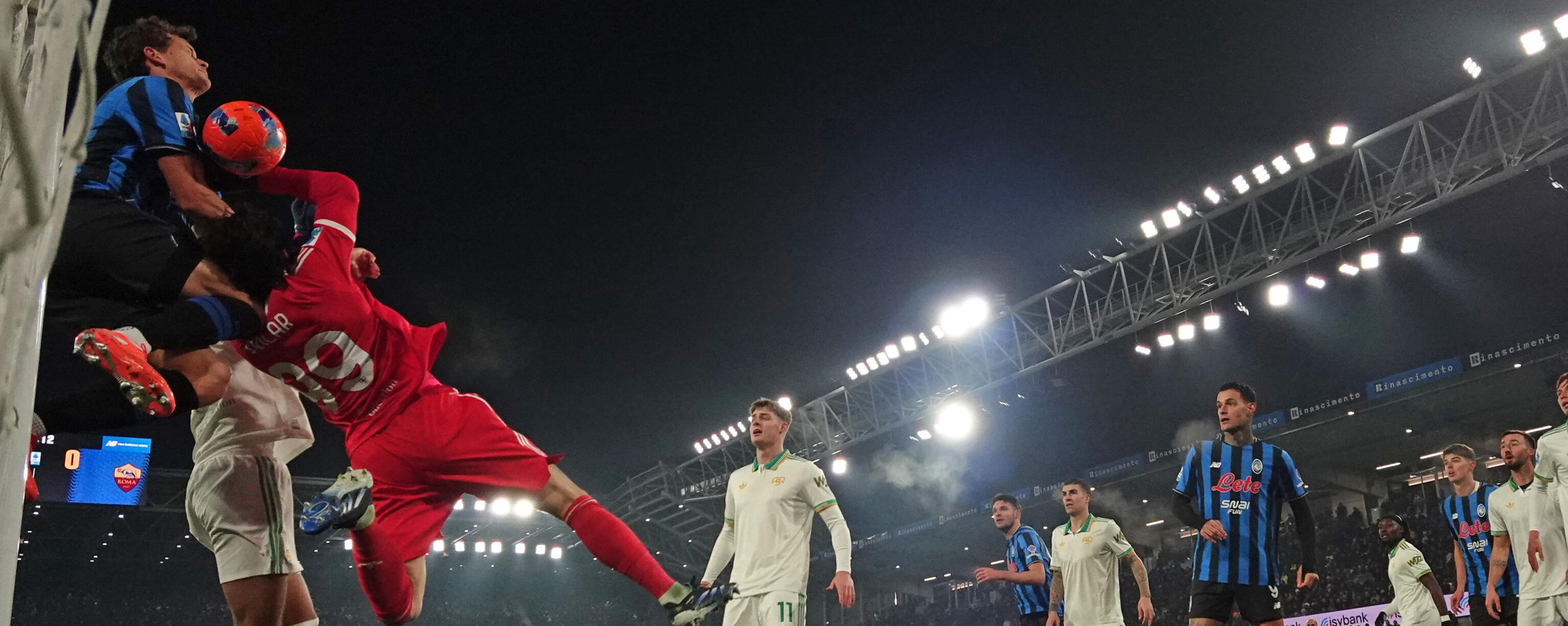 Arbitri e Var nel mirino, ma il regolamento lo conoscono in pochi (e non fa comodo studiarlo)