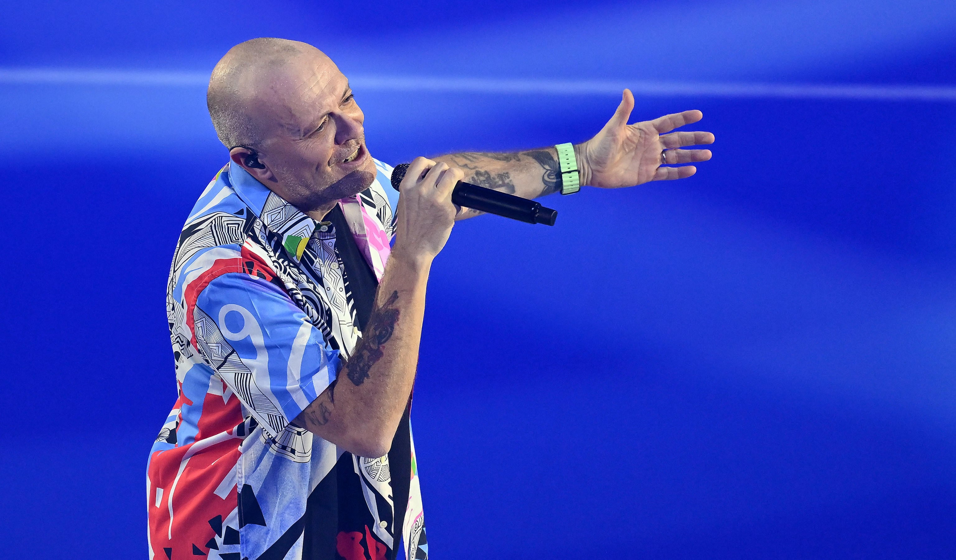 Sanremo 2026: Max Pezzali trasforma Costa Toscana nella nave-evento del Festival