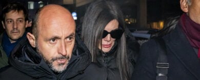 Crans-Montana, svolta nelle indagini: Jacques Moretti in custodia cautelare. Jessica Maric ai domiciliari con braccialetto