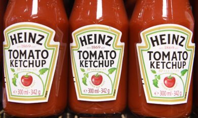 Ketchup sì, bustine no: arriva la rivoluzione europea contro gli imballaggi monouso