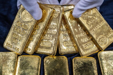 Cresce la febbre dell’oro, il prezzo del metallo supera per la prima volta i 5mila dollari