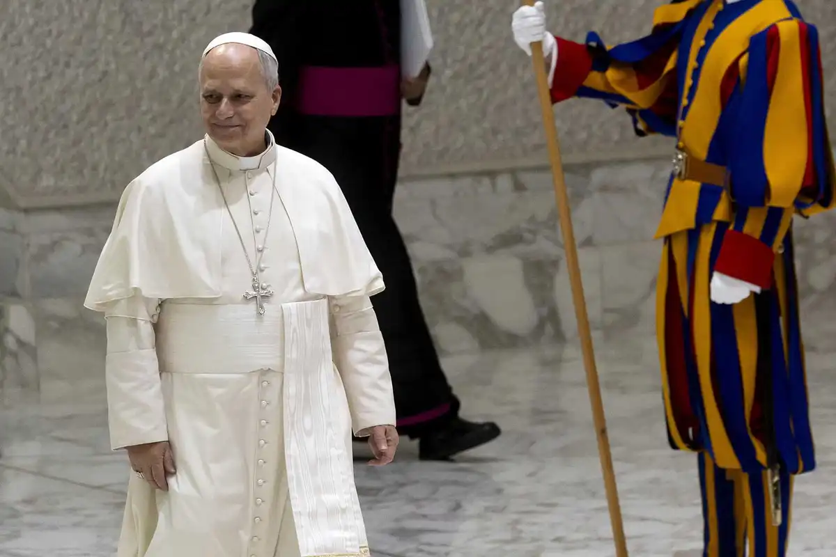 Leone XIV prende le distanze da Bergoglio su ordine e sicurezza: «Sono doni»