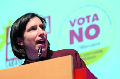 Il No si aggrappa all’accozzaglia rossa: cantanti, Nobel e toghe militanti contro la riforma Nordio